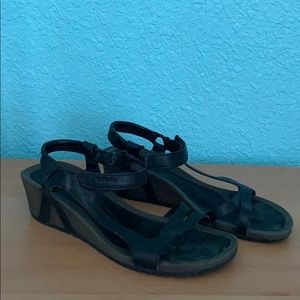 TEVA edge sandals Sz 9